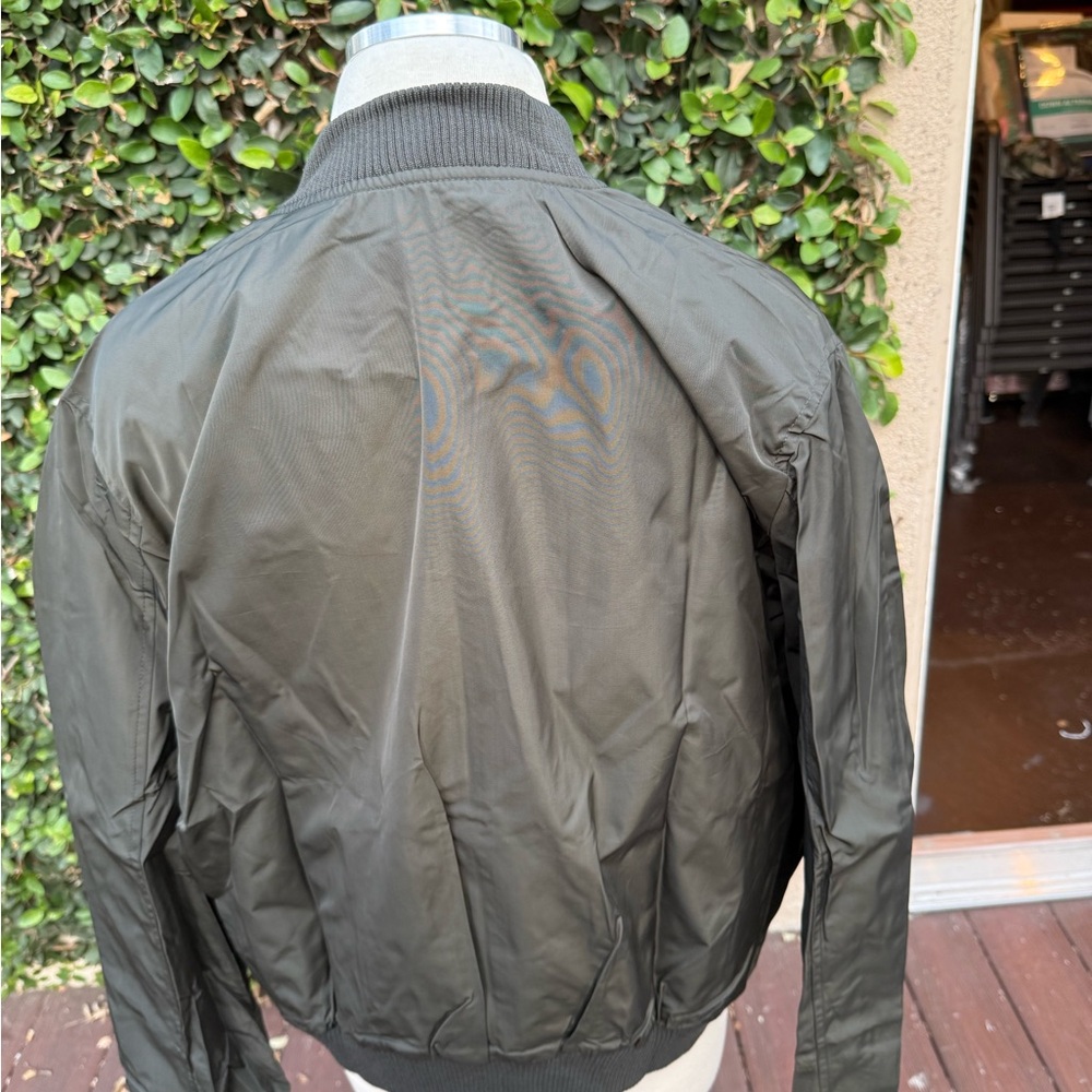 🔥🔥OFFER $15 DEAL ALERT🔥🔥Woman’s Olive Green Bomber Jacket XL - Picture 12 of 16